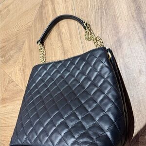 Elegant Black Quilted Chain Shoulder Bag
